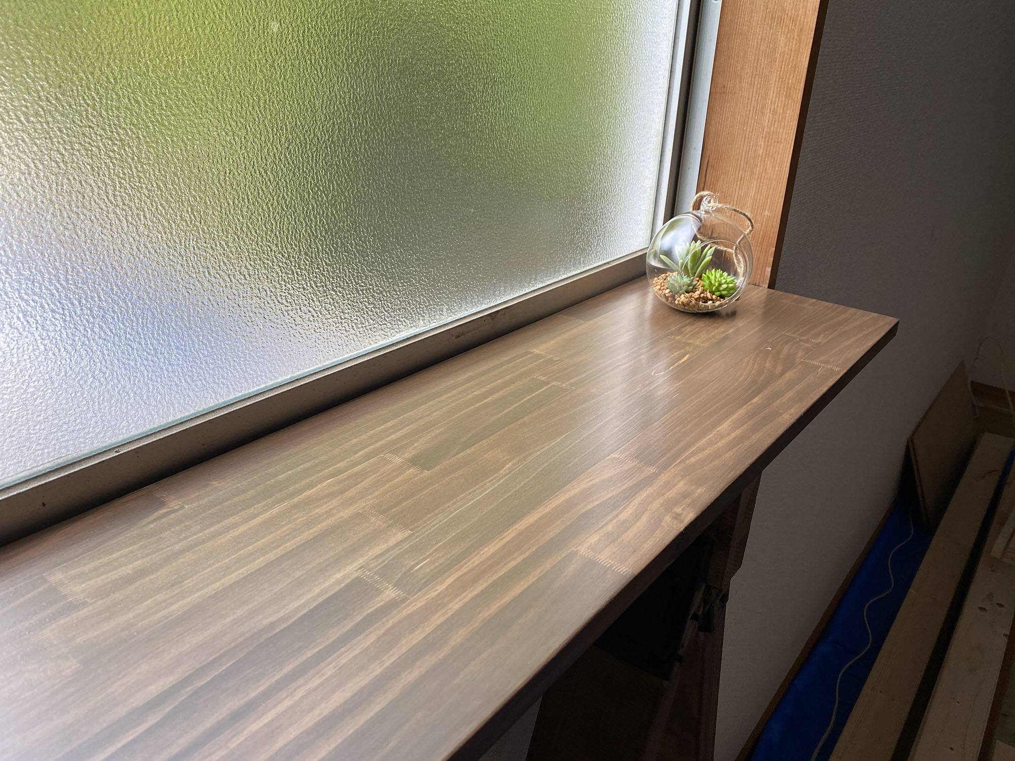 事務所をDIYします！（5）〜窓辺にカウンターを作る
