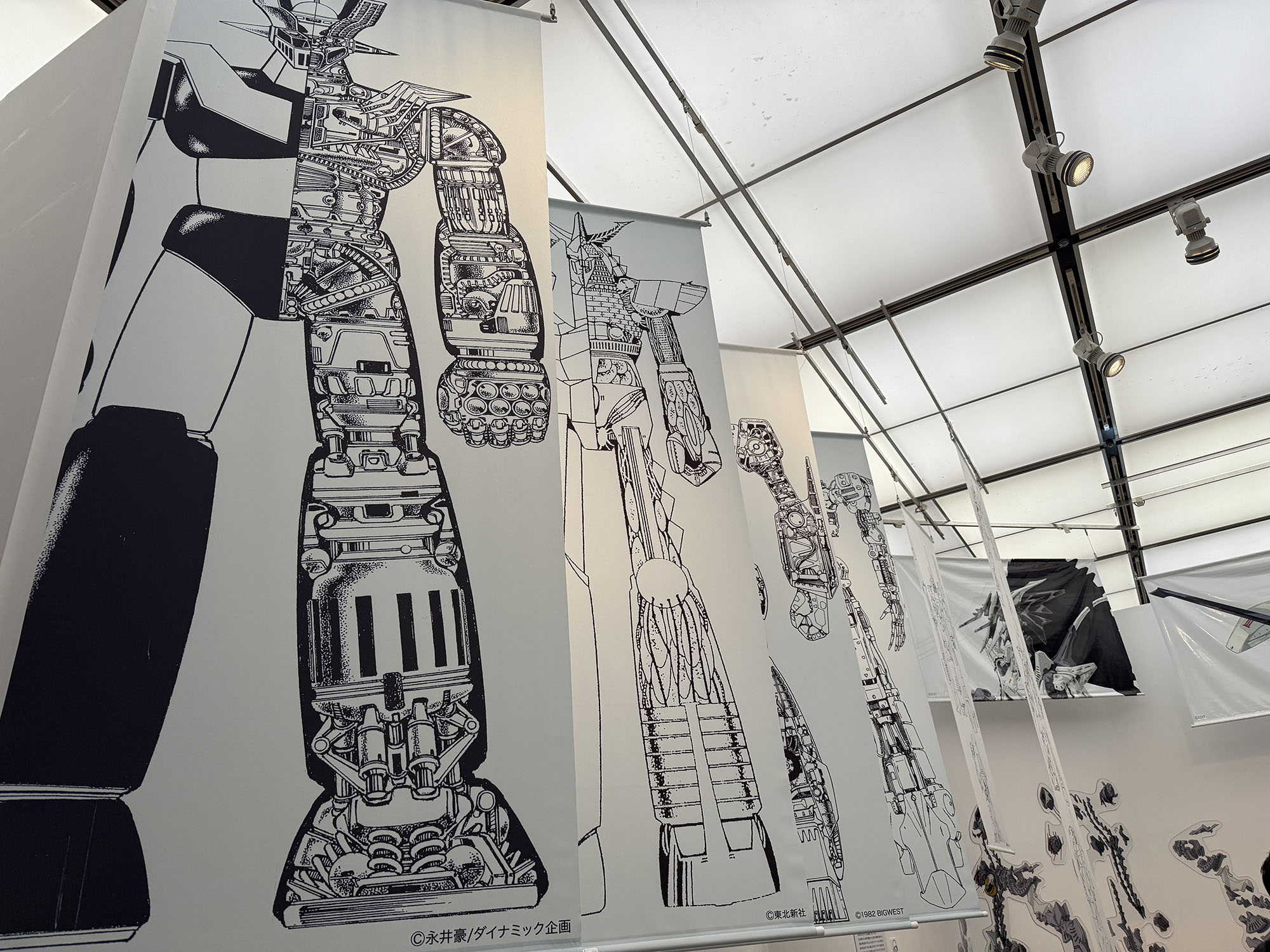 【アート＆デザイン探訪】巨大ロボットの群像展